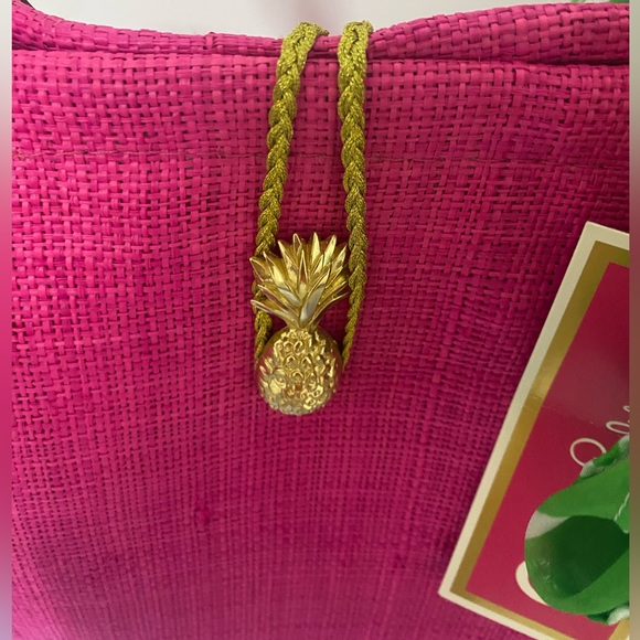 Lilly for Target woven bag NWT. Never used. - Picture 2 of 5